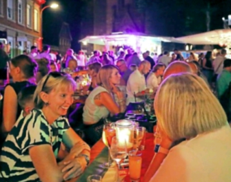 2024-08-03 WN Dolce Vita schwebt über dem Ort